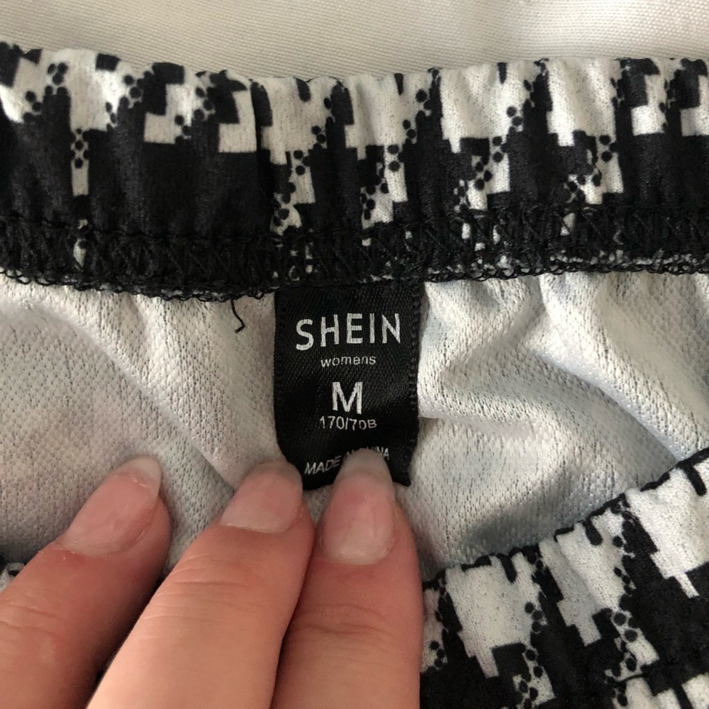 Like new plaid mini skirt shein size M - Picture 5 of 5